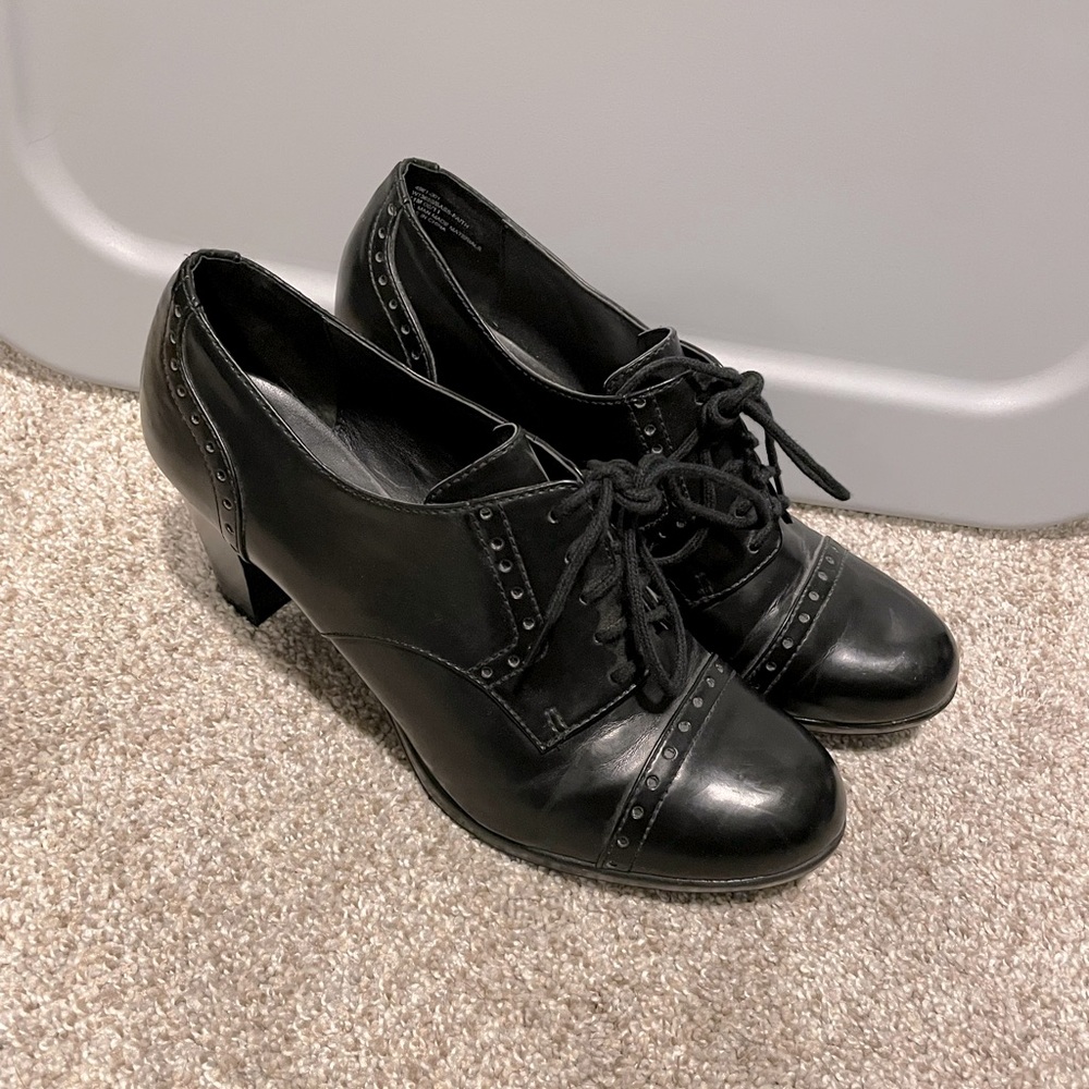 GH BASS & CO size 11 black high heeled booties